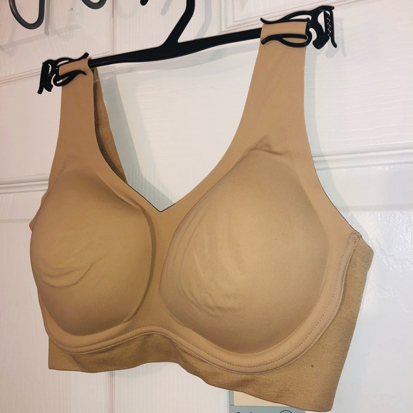 2 True body lift V neck bralettes (XS) - Picture 2 of 9